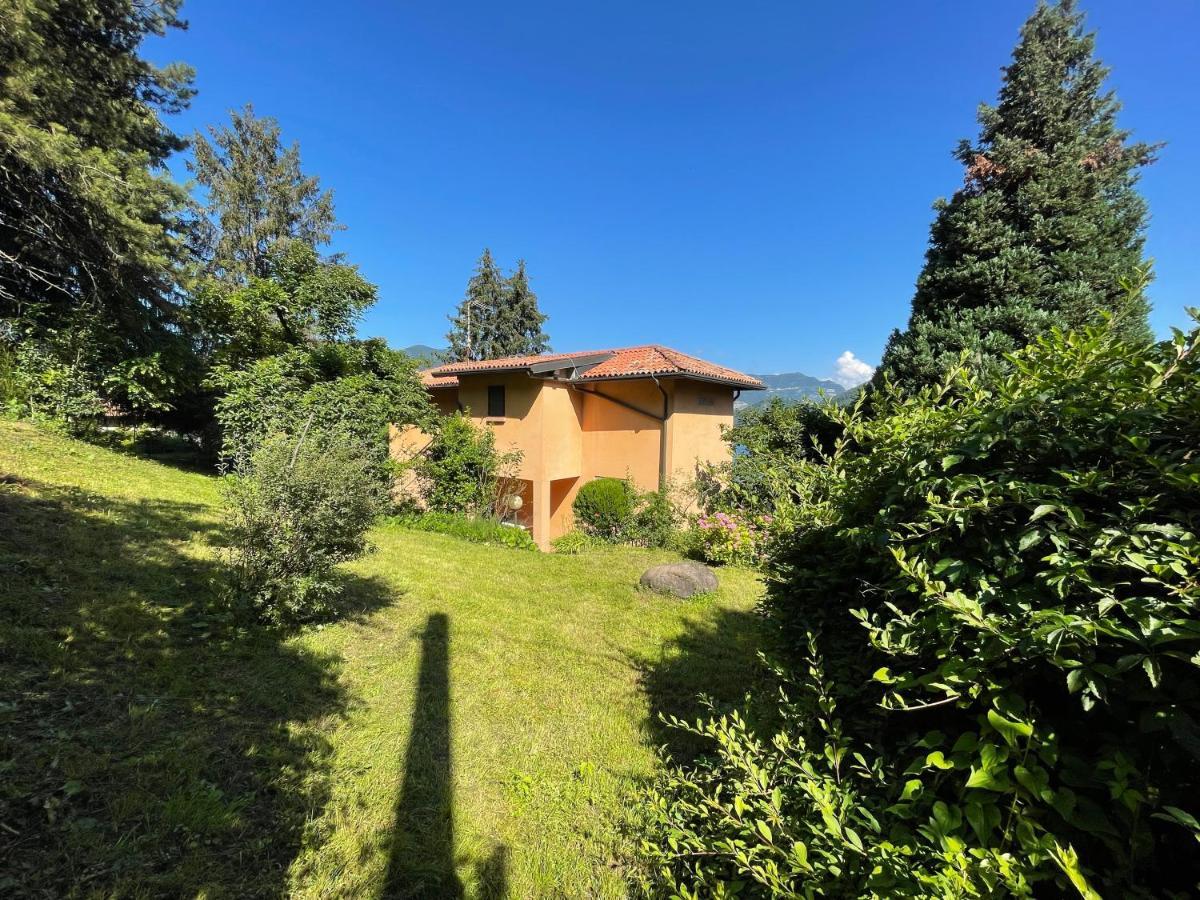Appartamento Lake View Di Villa Giuliana Sulzano Luaran gambar
